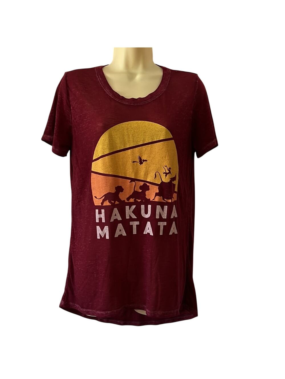 Disney Size M Lion King Hakuna Matata Tissue Tee Shirt Short Sleeves High Low